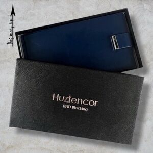 HUZTENCOR RFID Blocking Women’s Card Wallet-New in Plastic and Box